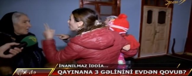 Azərbaycanda gəlin qayınanasını döydü - İnanılmaz görüntülər (VİDEO)