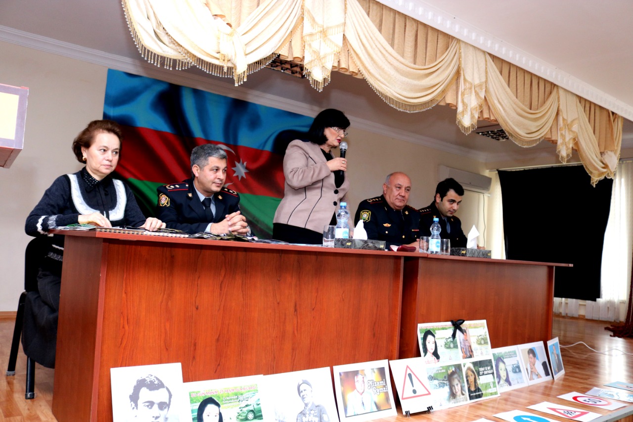 “Yol hərəkəti qaydaları və nəqliyyat mədəniyyəti” adlı tədbir keçirildi - FOTOLAR