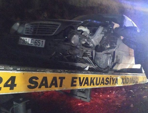 Bakıda iki avtomobil toqquşdu - FOTO