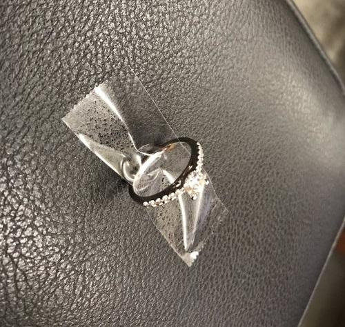 Evlilik təklifi etmək istədi, üzük kanalizasiyaya düşdü - VİDEO