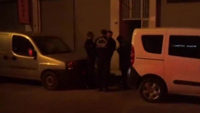 Əvvəl biləklərini doğradı, sonra isə ürəyindən güllələdi - Dəhşətli İNTİHAR