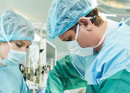 Azərbaycanda tanınmış cərrah iş başında öldü