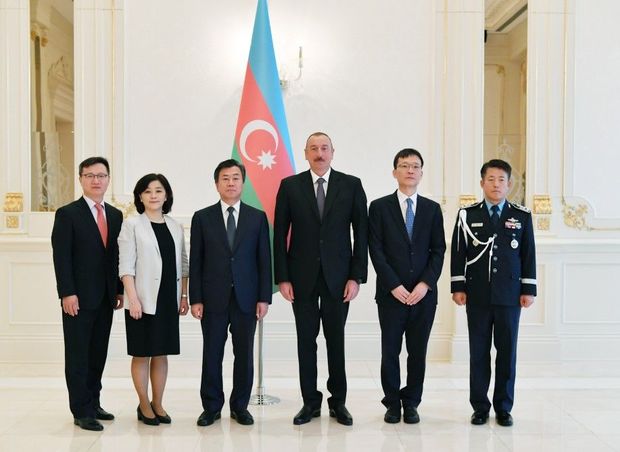 İlham Əliyev üç ölkənin yeni səfirini qəbul edib - FOTO