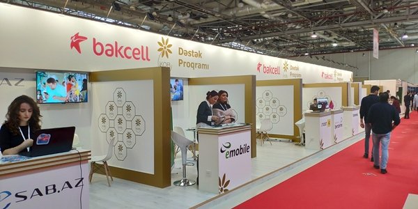 Bakcell kiçik və orta biznesin “Bakutel 2018” sərgisində iştirakını dəstəkləyir (R)