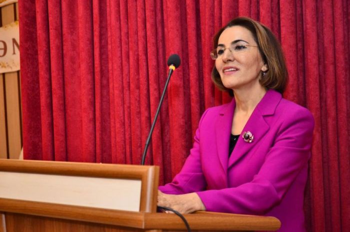Sona Vəliyevanın Polşada nəşr olunan kitabı haqqında - Səlim Babullaoğlu və Anna Augustınyakın məqalələri
