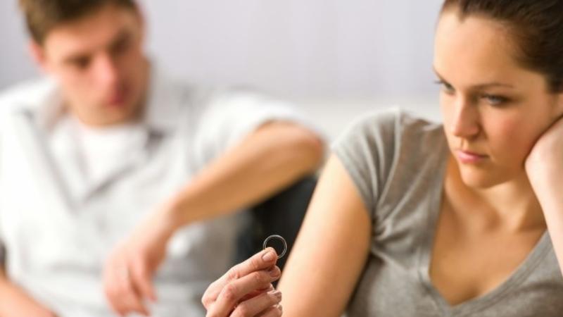 Hoteldə gecələmək üçün qız sifariş verdi, göndərilən qadın arvadı çıxdı - AĞLAGƏLMƏZ OLAY