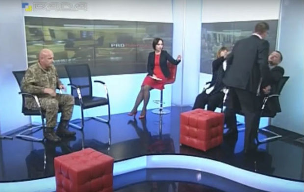 Ukraynalı deputatlar canlı efirdə dalaşdılar - VİDEO