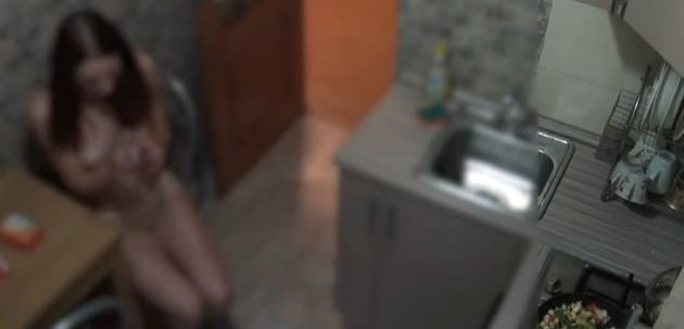 Arvadından şübhələnən ər evə gizli kamera yerləşdirdi və... - VİDEO