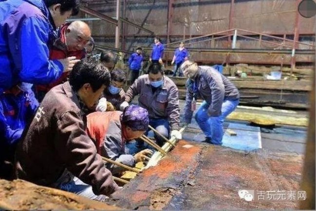 2 min əvvələ aid qəbri açdılar - Məzardan elə şeylər çıxdı ki... - FOTOLAR