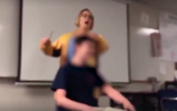 Müəllimə zorla şagirdin saçını kəsdi – Ölkəni silkələyən olay/Video