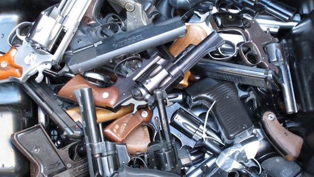 37 ton silahı əridib unikal abidə düzəltdi - VİDEO