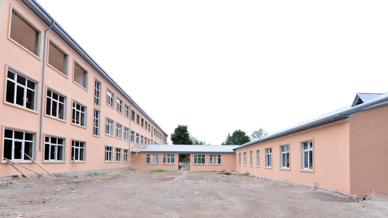 Azərbaycanda 2 məktəbdən silah-sursat tapıldı