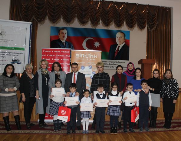 “Bakcell” müsabiqədə qalib gələn məktəbliləri mükafatlandırdı - FOTO