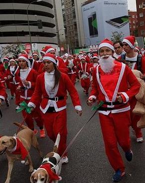 Şaxta babalar küçənin ortasında əlbəyaxa oldular - VİDEO