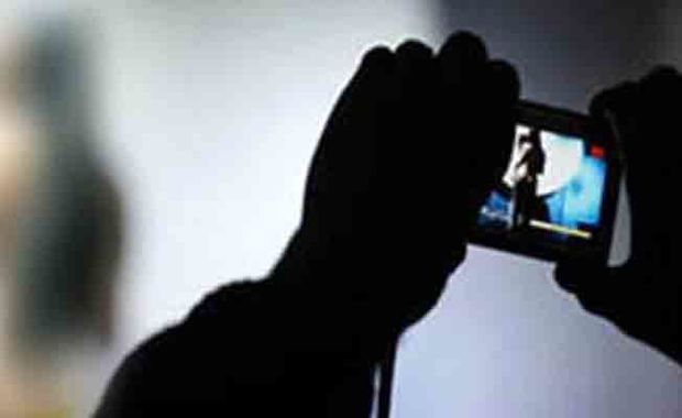 Qadının adına profil açıb pul tələb etdi