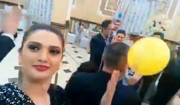 Azərbaycanlı aparıcı oğlunun toyunda mahnı oxudu - VİDEO