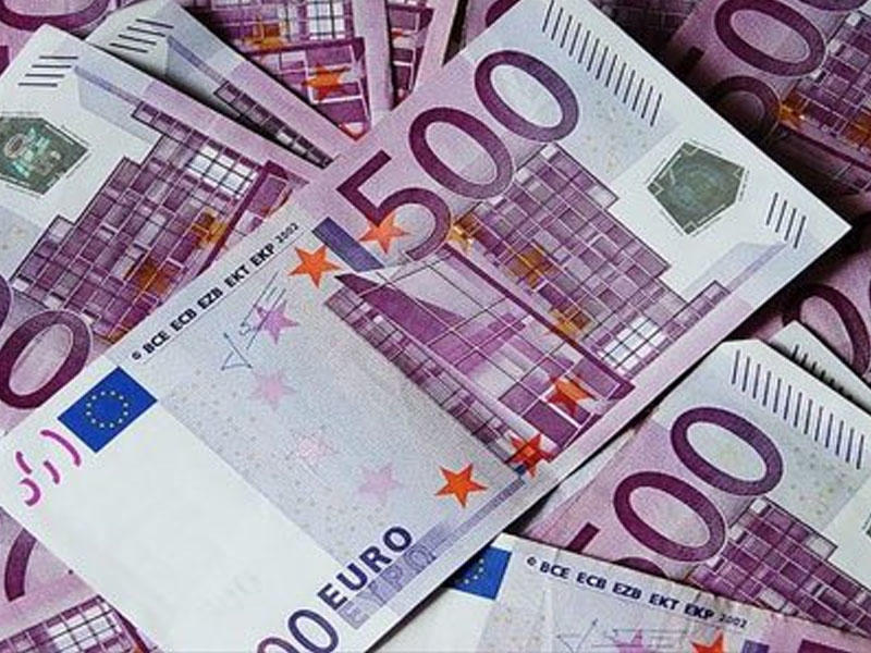 Azərbaycan və Gürcüstandan 300 milyon avro çıxarıldı: həbslər başladı