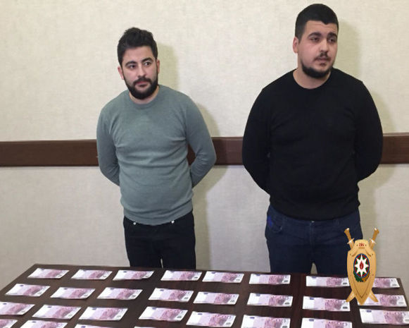 Bakıya 42 min saxta avro gətirən şəxslər saxlanılıb - FOTO
