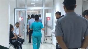 63 gündür reanimasiyada olan şoumen ayıldı - İlk istəyi hamını şoka saldı - FOTO