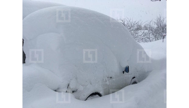 Kamçatkaya insan hündürlüyündə qar yağdı - FOTO/VİDEO