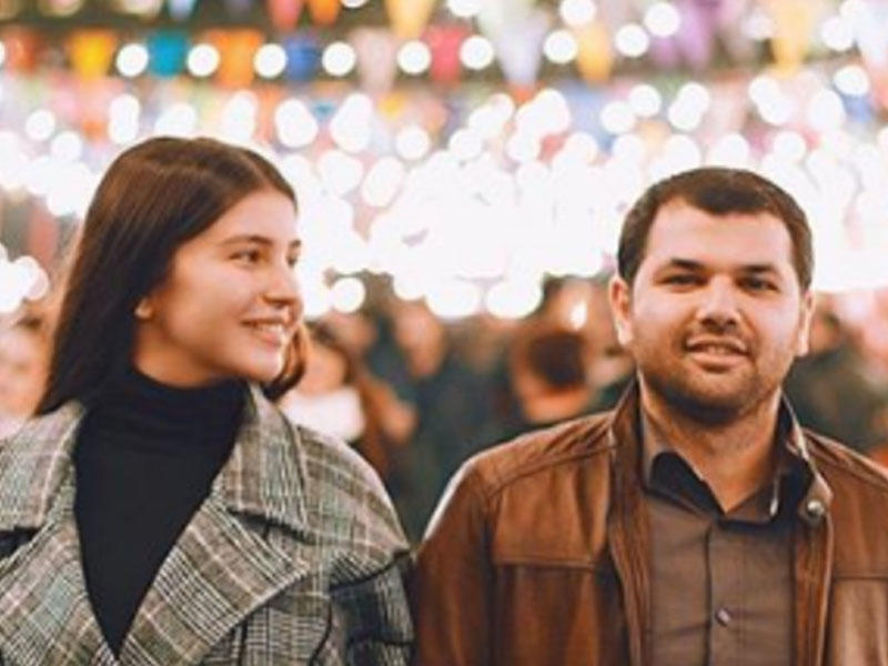 Bakıda ticarət mərkəzində xanımına elə bir SÜRPRİZ ETDİ Kİ... - MÖHTƏŞƏM ANLAR - VİDEO