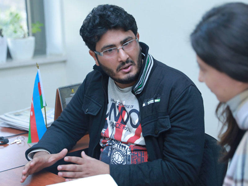 Azərbaycanda yaşayan əcnəbi tələbə: 