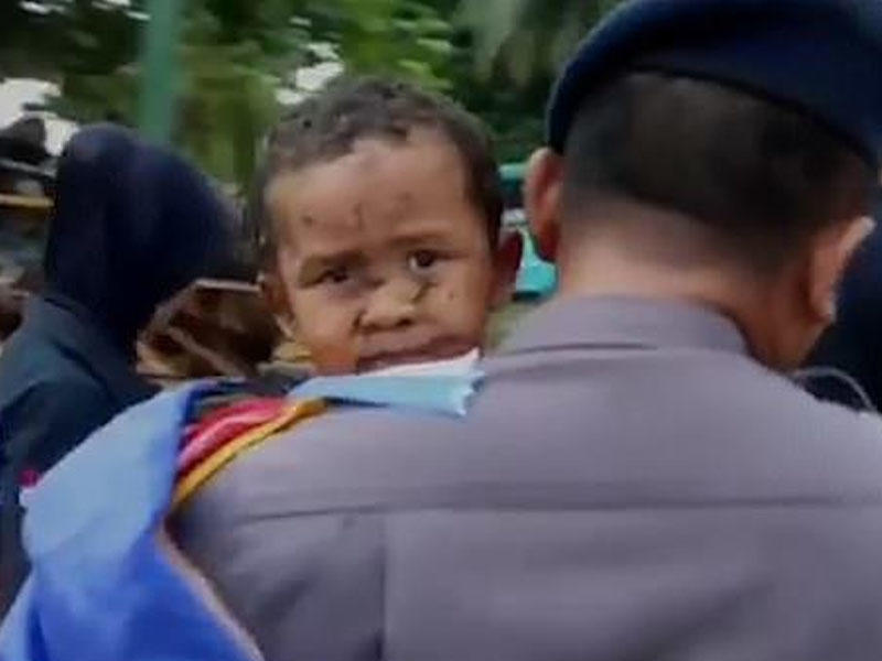 Əsl möcüzə: balaca Əli 12 saat sonra xilas olundu - VİDEO - FOTO