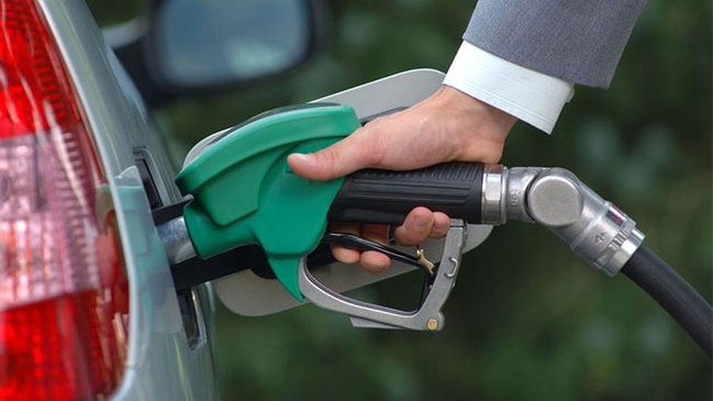 Bu gecədən etibarən benzinin qiyməti aşağı düşəcək