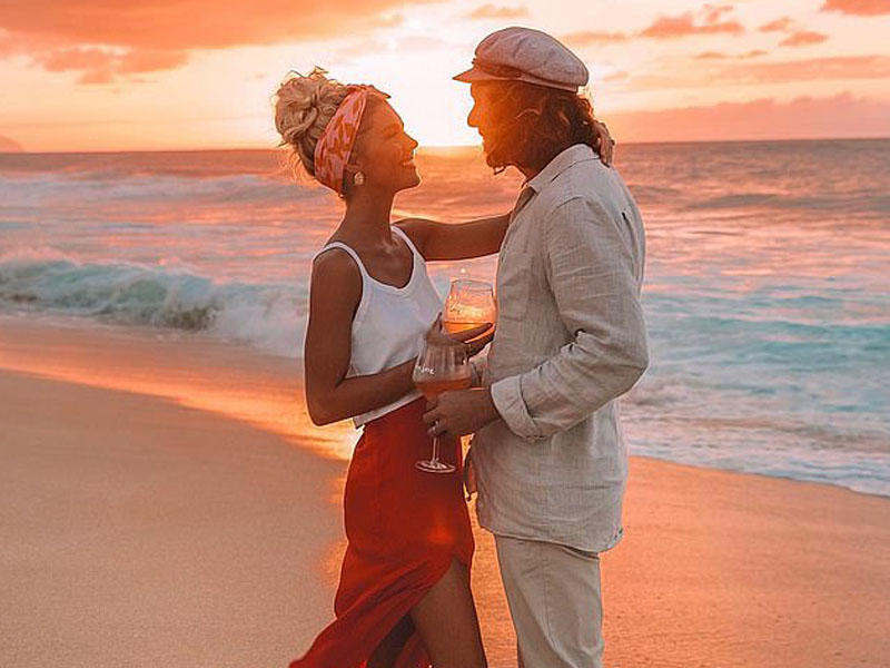 Evi satıb səyahətə çıxdılar, milyonçu oldular - FOTO