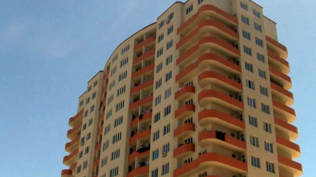 Bakıda tikilən çoxmərtəbəli binada FACİƏ - Ölən var