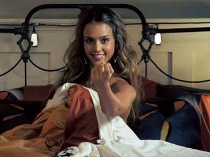 Aktrisa ilk intim münasibətindən danışdı: 