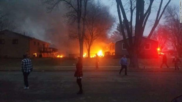 ABŞ-da təyyarə yaşayış evlərinin üzərinə düşdü - VİDEO