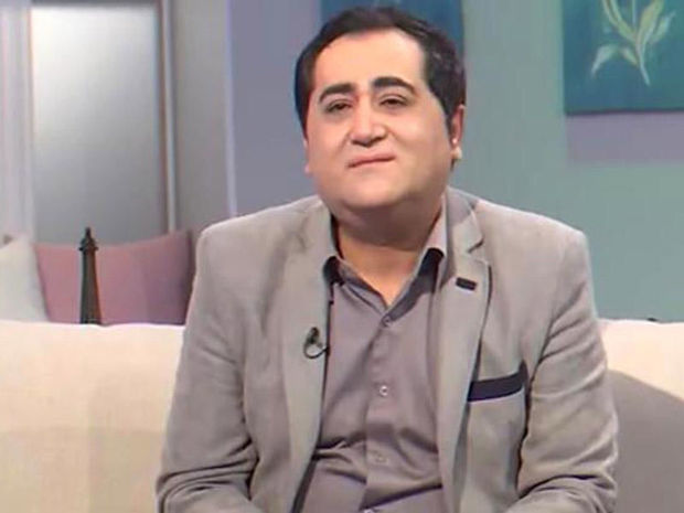 Elgiz Əkbər: Dərslərimi qəbiristanlıqda əzbərləyirdim - VİDEO