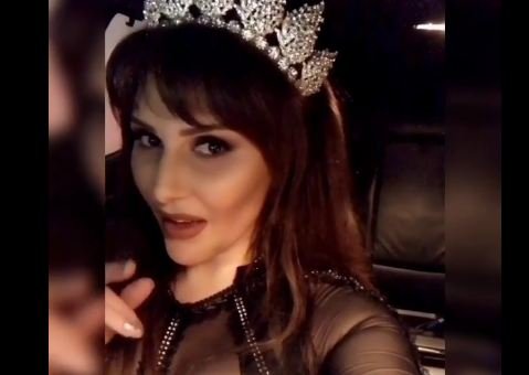 Azərbaycanlı aktrisa maşında çəkdiyi video ilə ağılları başdan aldı - VİDEO