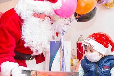 “Bakcell” və “ASAN Məktub” leykemiyadan əziyyət çəkən uşaqları sevindirdi - Fotolar