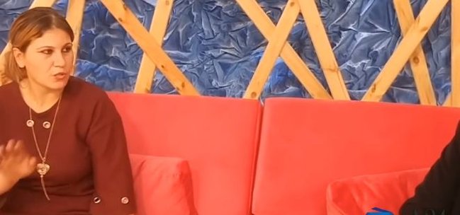 Azərbaycanda şok - Ata uşaqlarının gözü qarşısında soyunub biabırçı hərəkətlər etdi - VİDEO