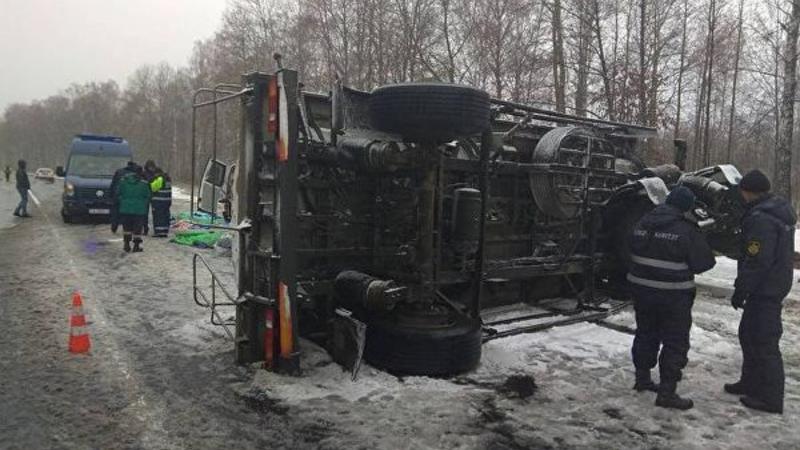 Rusiyalı turistləri daşıyan avtobus aşdı - Xəsarət alan var