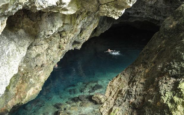 Zevs mağarası turisti “uddu” - VİDEO