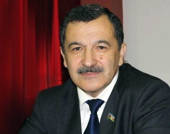 Aydın Mirzəzadə: Çağırış yaşının 18 olması düzgündür