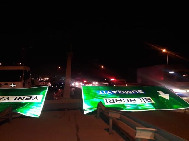 Bakıda güclü küləyin fəsadları – FOTO