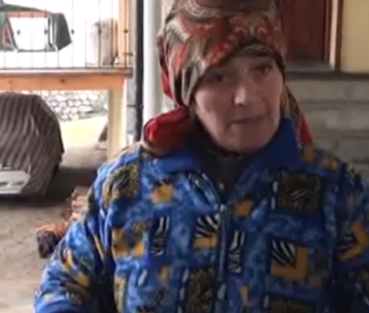 Azərbaycanda ŞOK OLAY - Dilənçi cildində həyətə girdilər, iti zəhərləyib evi taladılar - VİDEO