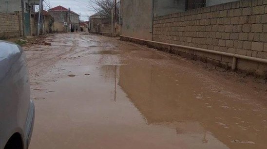 Şagird məktəbə necə getsin? - Yollar acınacaqlı durumda - FOTO