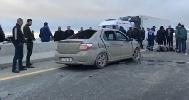 Azərbaycanda İcra Hakimiyyətinin maşını qəzaya düşdü – 4 nəfər yaralandı – VİDEO