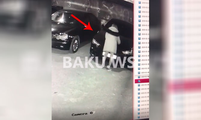 Bakıda gecə qızlardan gözlənilməz hərəkət - etdikləri kameraya düşdü - VİDEO