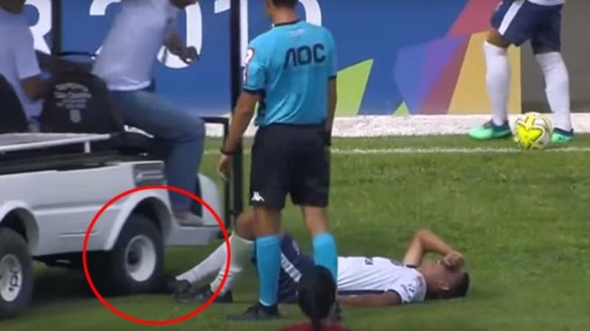 Zədəli futbolçu üçün gələn maşın onun üstünə çıxdı