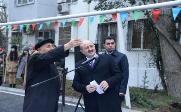 Nəsimi rayonunda vətəndaşların səyyar qəbuluna mühüm əhəmiyyət verilir – FOTOLAR