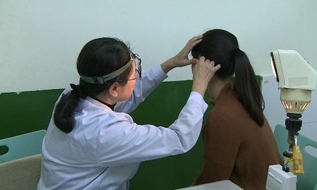 Bu qadının qulaqları kişi səsini eşitmir – Nadir anomaliya