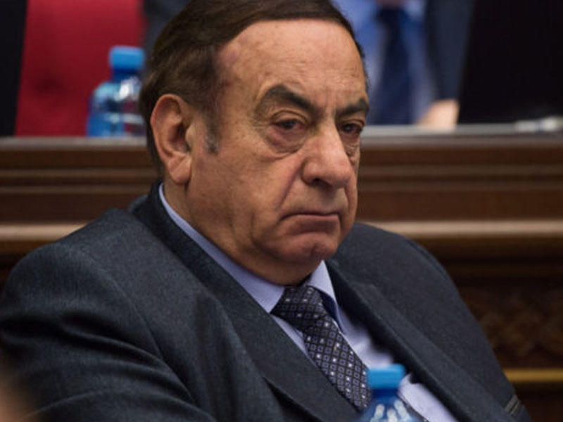 Ermənistan parlamentinin ilk iclasını deputat Həsənov açdı