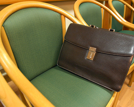 17 məmur işdən çıxarıldı - Ermənistanda