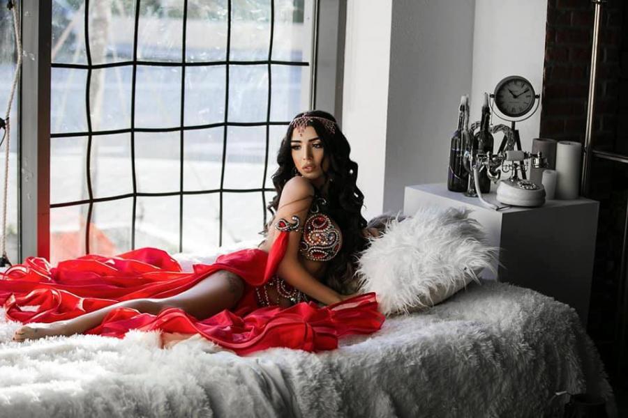Renka “Nurbanu Sultan” obrazında - Fotosessiya